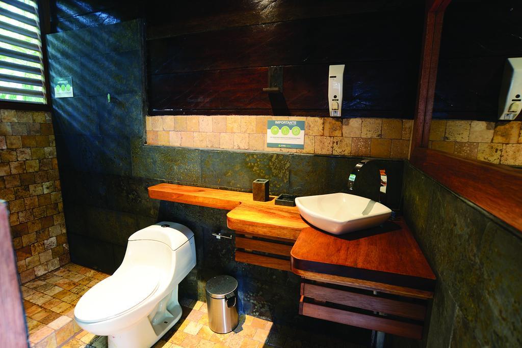Jamu Lodge Puerto Montufar Exterior foto